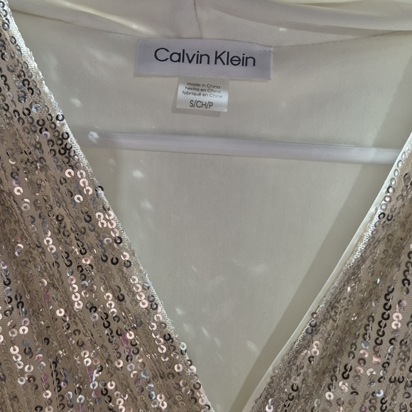 CALVIN KLEIN Shimmering Gold Sleeveless Blouse.  EUC. - Picture 4 of 5